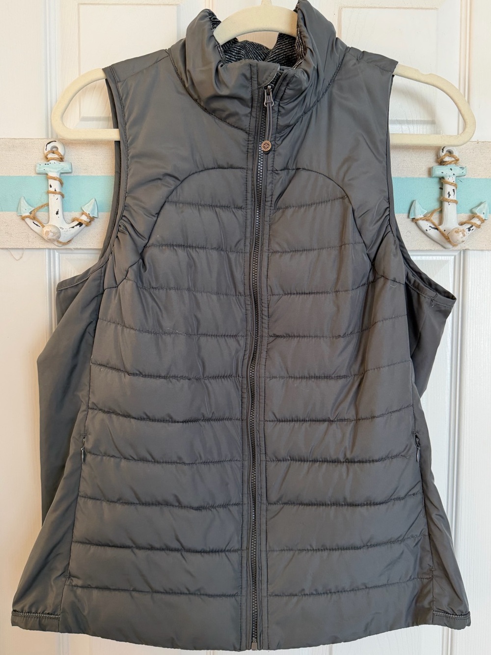 Tangerine brand women's Gray quilted puffer vest Sz Lg